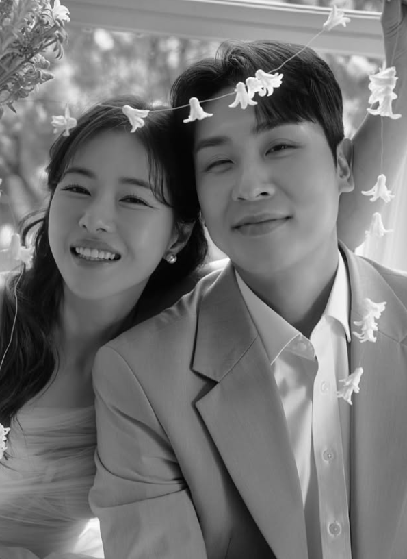 배우 <b>박하나</b>, 6월 결혼 <b>웨딩</b>사진 예비남편 농구스타 <b>김태술</b>감... 