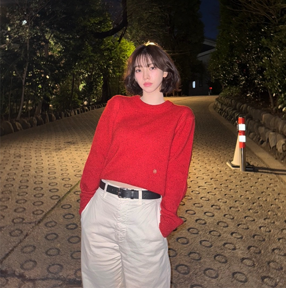  카리나 꾸안꾸룩 심플한데 세련된 니트 패션