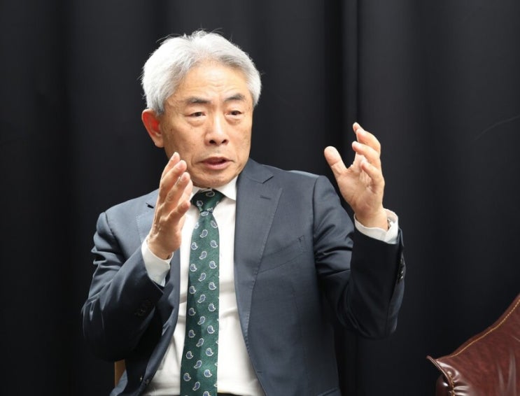 '<b>이재명</b>이 실용주의자?'
