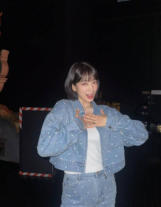  Y2K 복고 패션을 대표하는 청청 데님 셋업을 이렇게 세련되게 입는다고? w. 박신혜