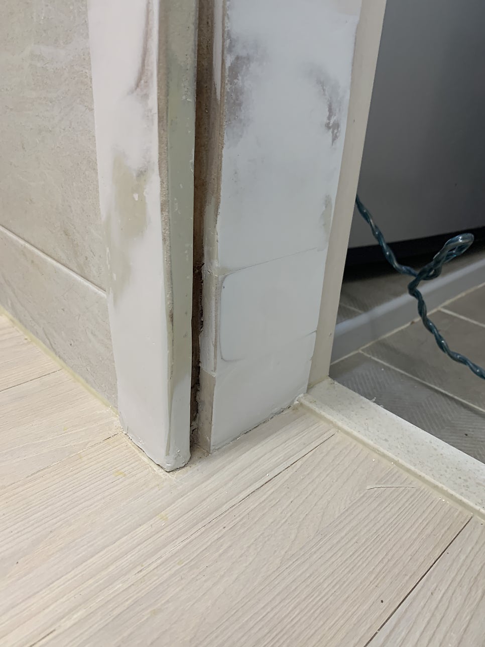 물먹은문틀복원 부분시트지보수 업체 및 비용 수원영통