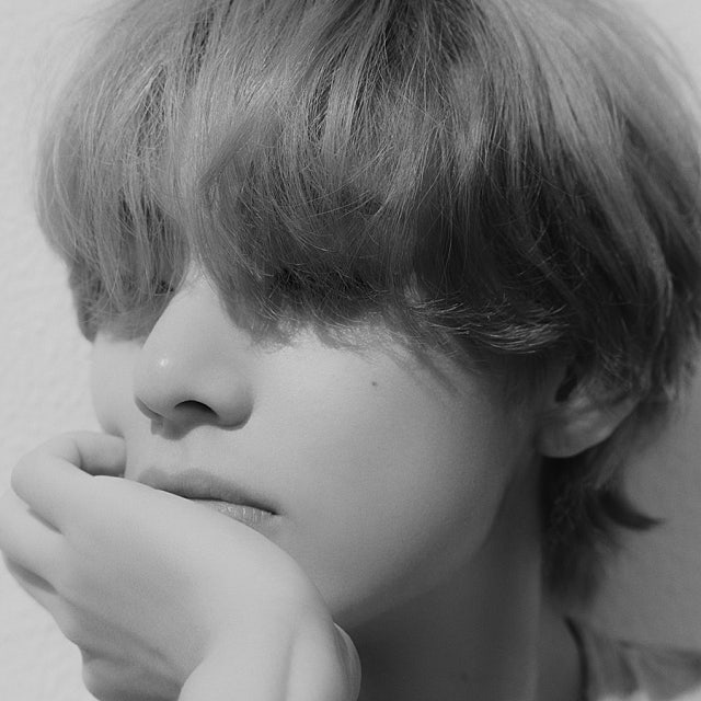 News image: V’s ‘Slow Dancing’ Joins the 500M Club