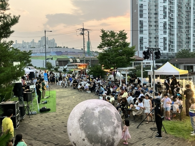 [속보] 이연걸, 62세 나이에 무협영화 주연 컴백! 중국 퇴출설 이후 14년 만의 쾌거!