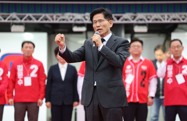 [속보] <b>김문수</b>, <b>박근혜</b> 전 대통령 예방…보수 <b>결집</b> 시그널?