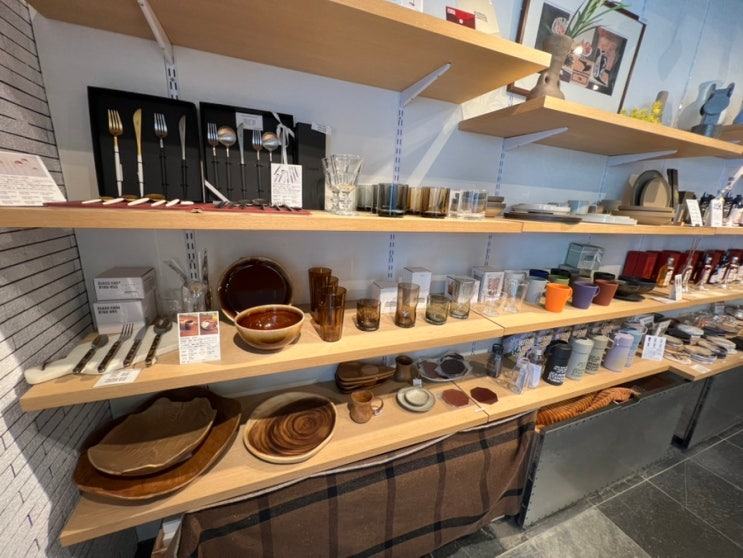  오사카 오렌지스트릿 쇼핑 추천 인테리어 소품 편집샵 저널스탠다드 ACME FURNITURE