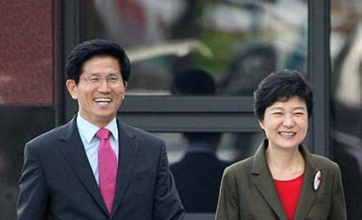 드디어 <b>박근혜</b> 대통령과 <b>김문수</b> 후보가 만난다. 이제 <b>선거</b>... 