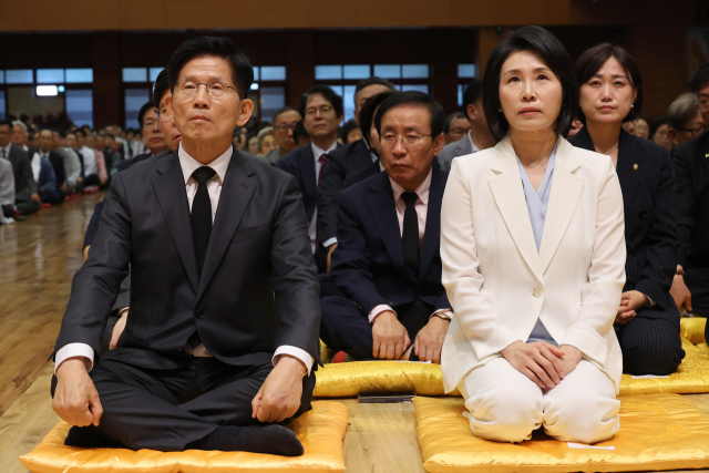 <b>김문수</b> 후보-<b>김혜경</b> 여사 조우, 대선 예절 정치 현장