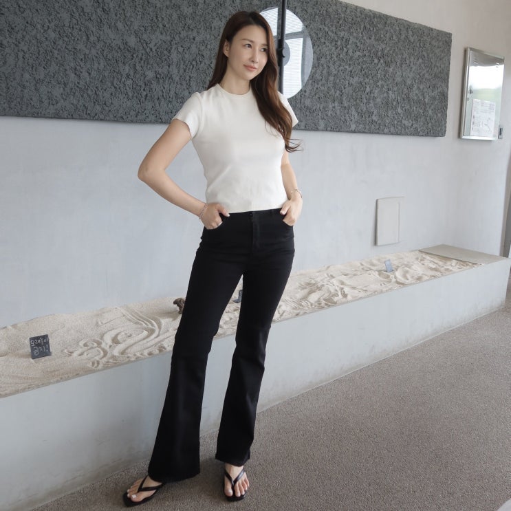  신민아 핏보장! 와르 WAAR 여자 부츠컷청바지 W53 추천 (+코디, 사이즈 팁)