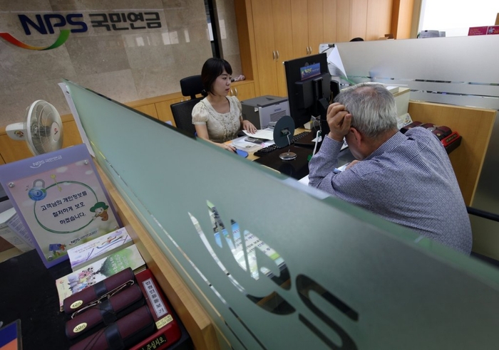 “쫄딱 망해도 피 같은 국민연금 지켜준대”…은퇴자 40만명 몰린 ‘이것’ “쫄딱 망해도 피 같은 국민연금 지켜준대”…은퇴자 40만명 몰린 ‘이것’