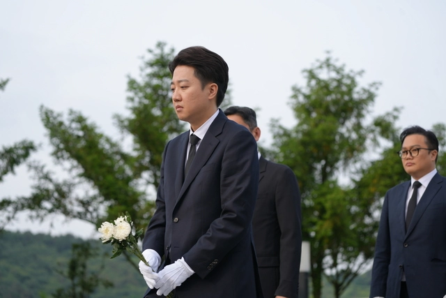 [5월 24일 속보] <b>이준석</b>... 국민의힘”…<b>단일화</b> 강경 <b>거부</b> 선언