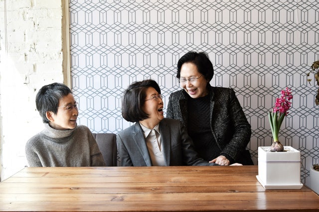생전 장례식, 문화의 심장에 꽂히다 생전 장례식, 문화의 심장에 꽂히다