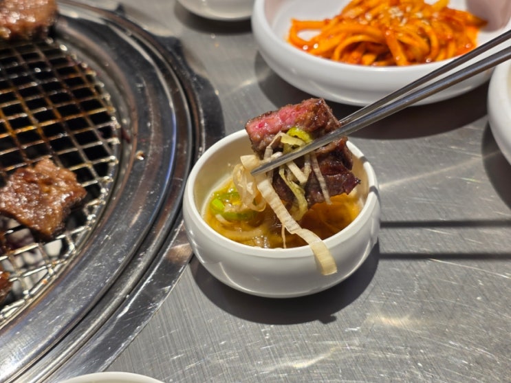  충무로 갈비 맛집 청기와타운 충무로점 구워주는 고기집