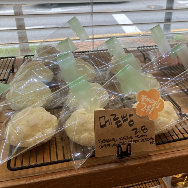  메론빵이 맛있는 일본식 베이커리 카페, 도쿄팡야