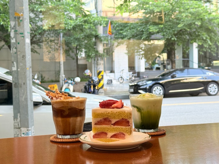 합정카페 데네브 계절과일 가득한 디저트 맛집