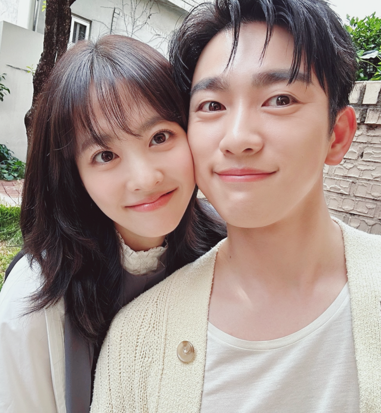 박보영·박진영, 현실 <b>케미</b> 폭발한 투샷 공개…‘<b>미지의 서울</b>’... 