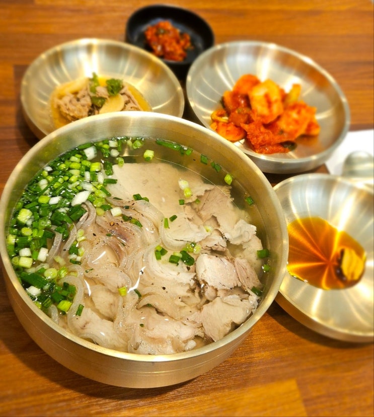  챔피언스필드 가기전 신안동맛집 돼지곰탕 찐맛집 명백집에서 속편안해지는음식먹고 응원도 하고~