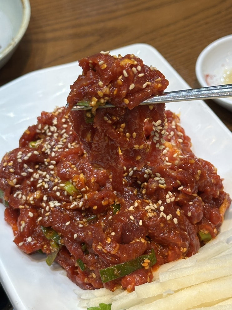  광주 수완지구 소고기 육회먹으러 대복전 식육식당