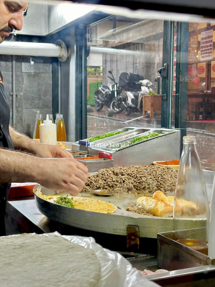  이스탄불 신시가지 탁심 탄투니 맛집 Suat Usta Mersin Tantuni