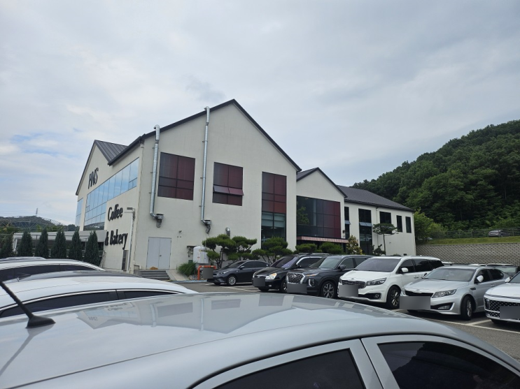  천안 대형카페 추천 핀스커피 공간 넓고 분위기 최고예요!
