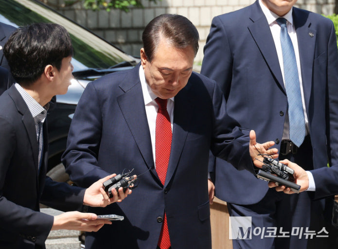 윤석열 전 <b>대통령</b>, <b>재판</b>의... 흐름은 <b>계속</b>된다! 흐름은... 