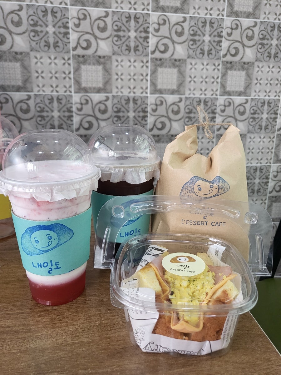 내일도디저트카페 사진 1