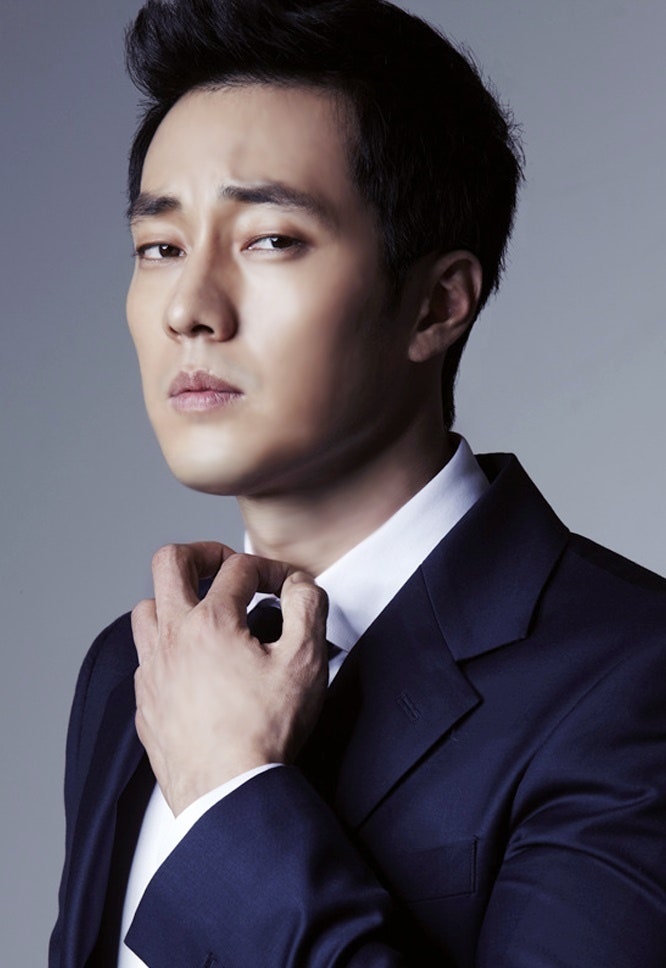 스크린 뒤의 <b>소지섭</b>: '광장' 컴백과 함께 탐색하는 그의 진짜... 