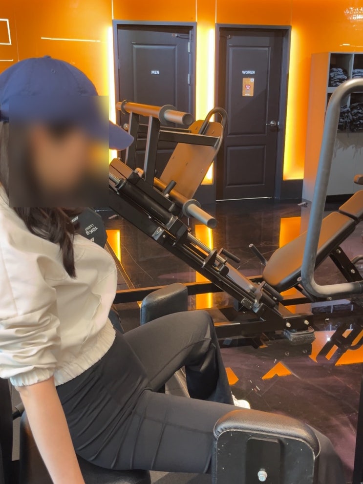  마곡 헬스장 pt 여성 스쿼트 엉덩이 운동 기구 사용법