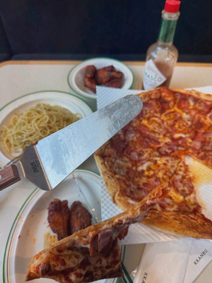  가족 외식하기 좋은 성복역맛집! 깐부피자에서 특별한 저녁