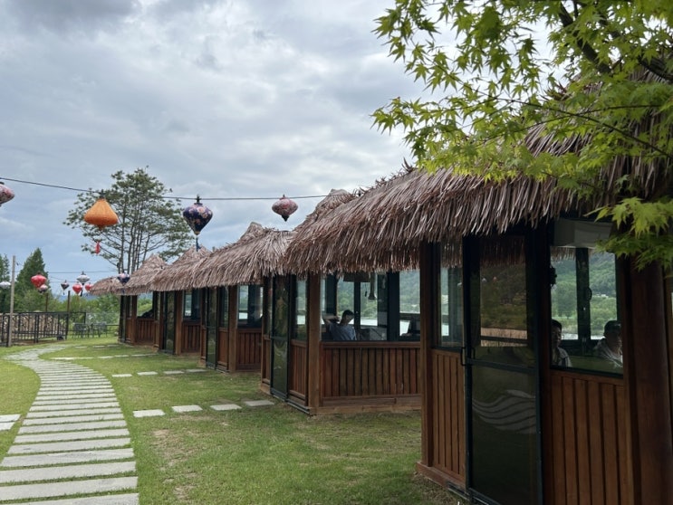  가평 청평면 메콩카페 | 베트남 컨셉 북한강 뷰 애견동반 카페