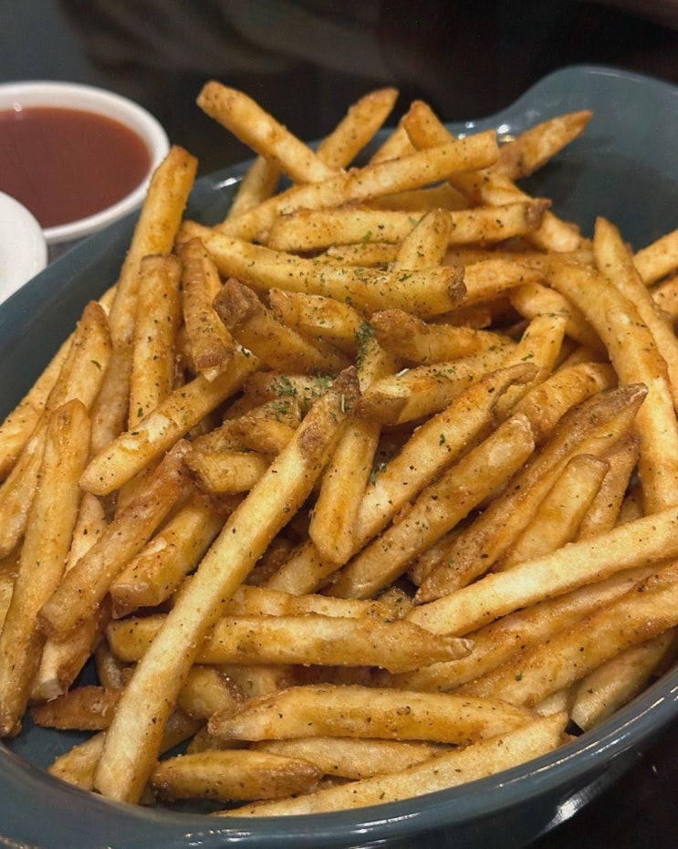  여유로운 분위기와 맛있는 치킨을 즐길 수 있는 깐부치킨 석촌호수점, 석촌호수주변맛집