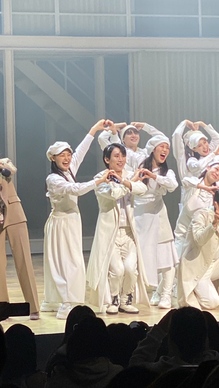  ️250105 뮤지컬 '광화문 연가' 서은광 막공 / 디큐브 1층 A 구열 12열 시야