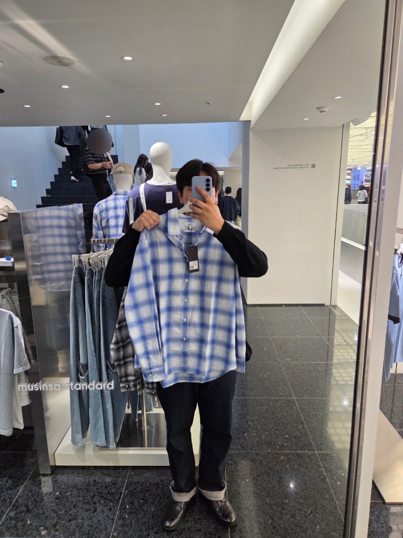 역대급 할인 중인 무신사 스탠다드 강남 매장