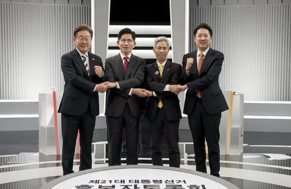 마지막 <b>대선</b> TV<b>토론</b> 주제는 정치,외교,안보 <b>네거티브</b>의 끝... 