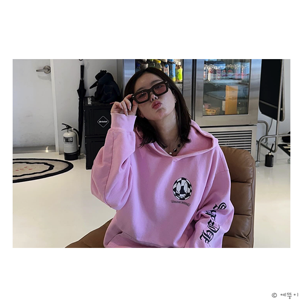 사랑스러운 여배우 일상룩, 크롬하츠 핑크 후드티 임수향 꾸안꾸룩. jpg
