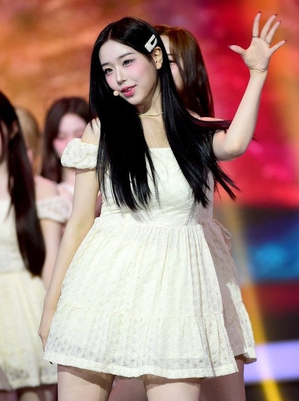 2025 워터밤 여신 예약! 트리플S 김채연 신곡 활동 움짤 모음(GIF) 2025 워터밤 여신 예약! 트리플S 김채연 신곡 활동 움짤 모음(GIF)