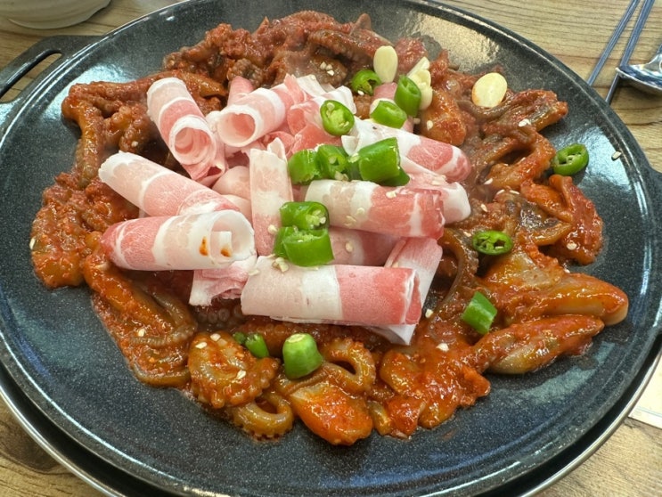  총총) 쭈꾸미 삼겹살 진짜 존맛집 광주 ‘신쭈꾸미’ 금호쌍촌점