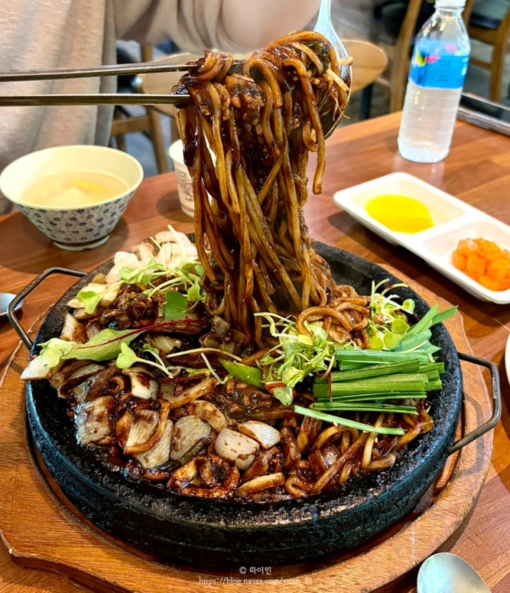  가평 북한강 맛집 멀리서도 찾아가는 청평돌짜장 재방문 후기