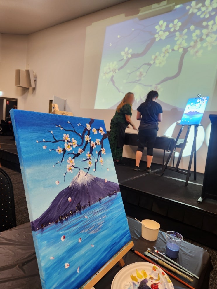  그리피스 대학교 친목 이벤트 Paint & Sip 무료 와인, 음식 제공