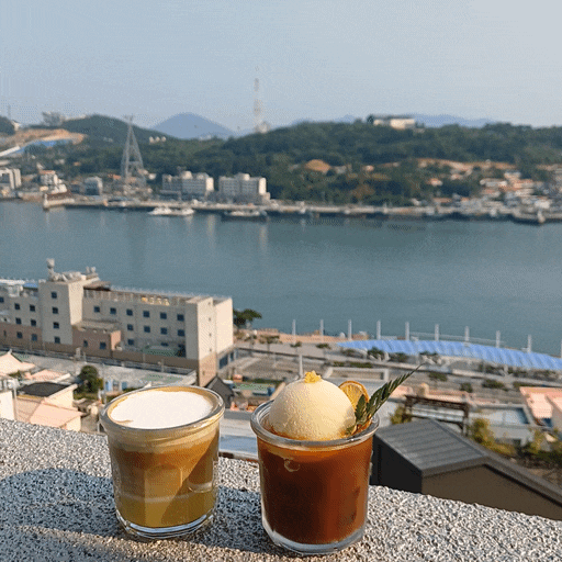  여수 고소동 카페 오션뷰 낭만카페 돌산대교 벽화마을 루프탑