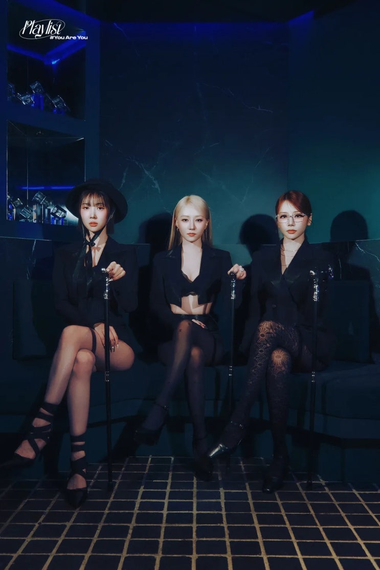 [<b>신곡</b>리뷰] <b>유아유</b> - 2 Months 'who are you?'