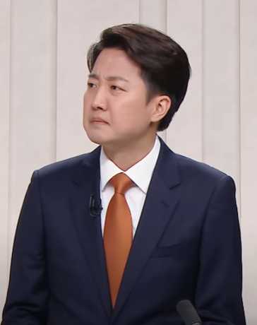 <b>이준석</b> '<b>젓가락 발언</b>' <b>논란</b> 총정리: TV토론 발언 파장과... 