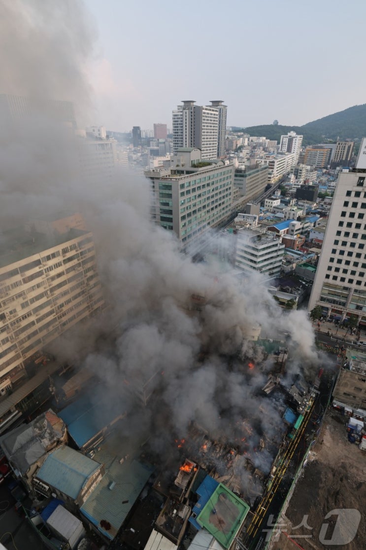서울 중구 <b>세운상가 화재</b> 발생…<b>을지로</b> 4가→3가 도로... 