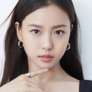 배우 고민시 학폭 논란 터졌다! 소속사 강력 부인... 진실은 무엇일까요?