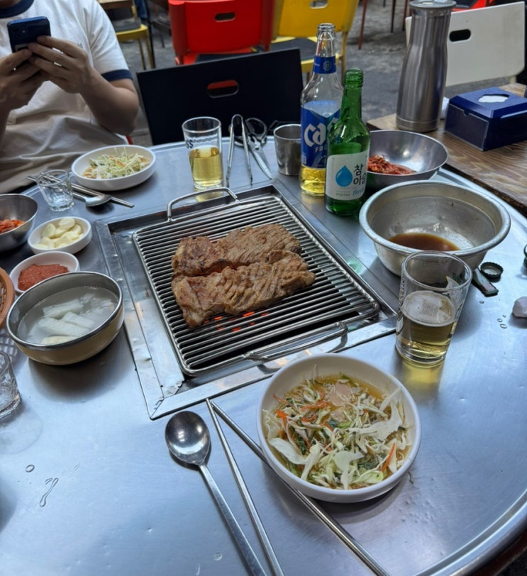 [압구정 맛집] 연탄공장 - 이구역 노포돼지갈비 야장의 성지