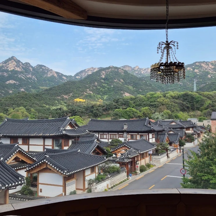  은평한옥마을 1인1잔 북한산뷰 대형카페 솔직후기