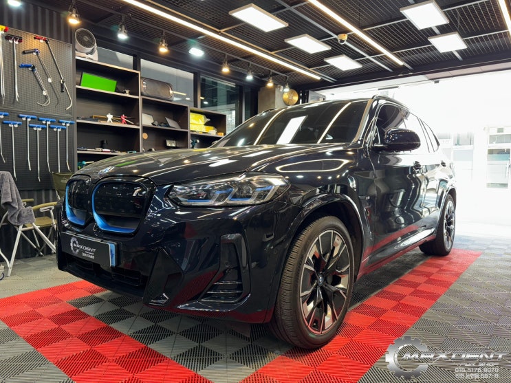  송도 수입차 사고수리 - BMW IX3 앞범퍼 및 리어도어 판금도색 복원 사례