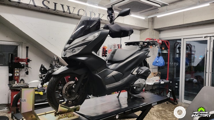 [콰시웍스] 혼다(Honda) PCX125 벨브간극 조정 부산경남김해 모터사이클 정비수리