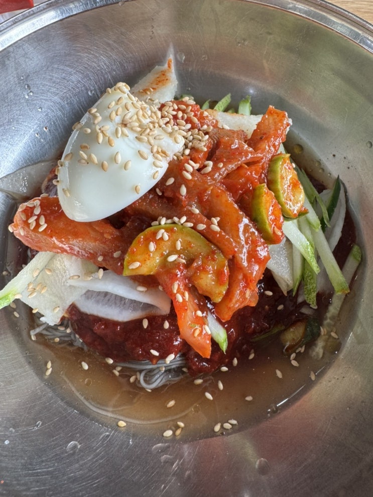  연희동 냉면맛집 청송함흥냉면 솔직 리뷰ㅣ회 냉면 비빔냉면 맛있는 녀석들 맛집