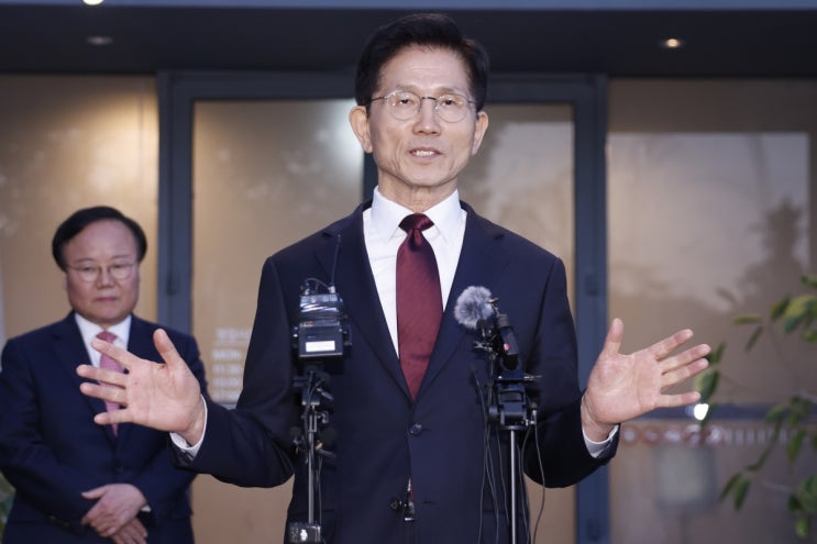 김문수 "<b>이재명</b>, '<b>청년세대</b> 극우화' 발언 즉각 취소·사과하라... 