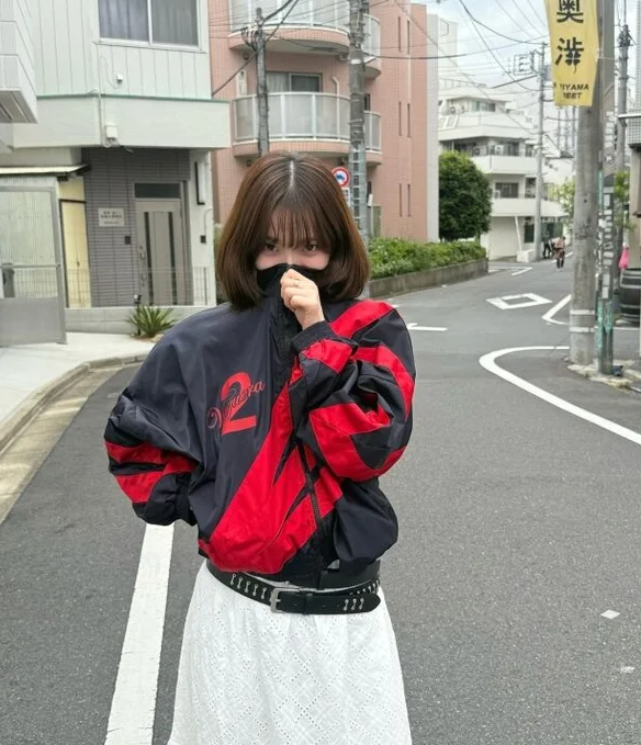 [Issue Analysis] aespa Karina's 'Number 2 + Red Jumper' Photo: Was the Political Controversy Intentional or a Misunderstanding?